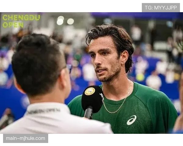 雅典站决赛穆塞蒂首盘率先破发 年轻球员冲击力展露无疑