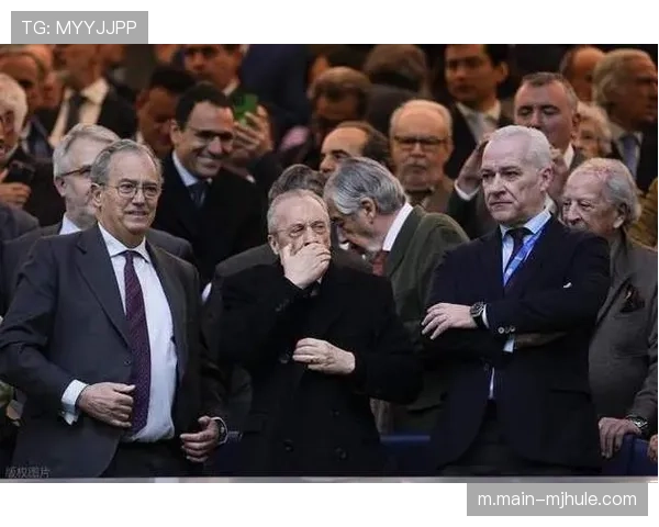 吕迪格膝击里科头部未受处罚 VAR沉默引发裁判界集体声讨